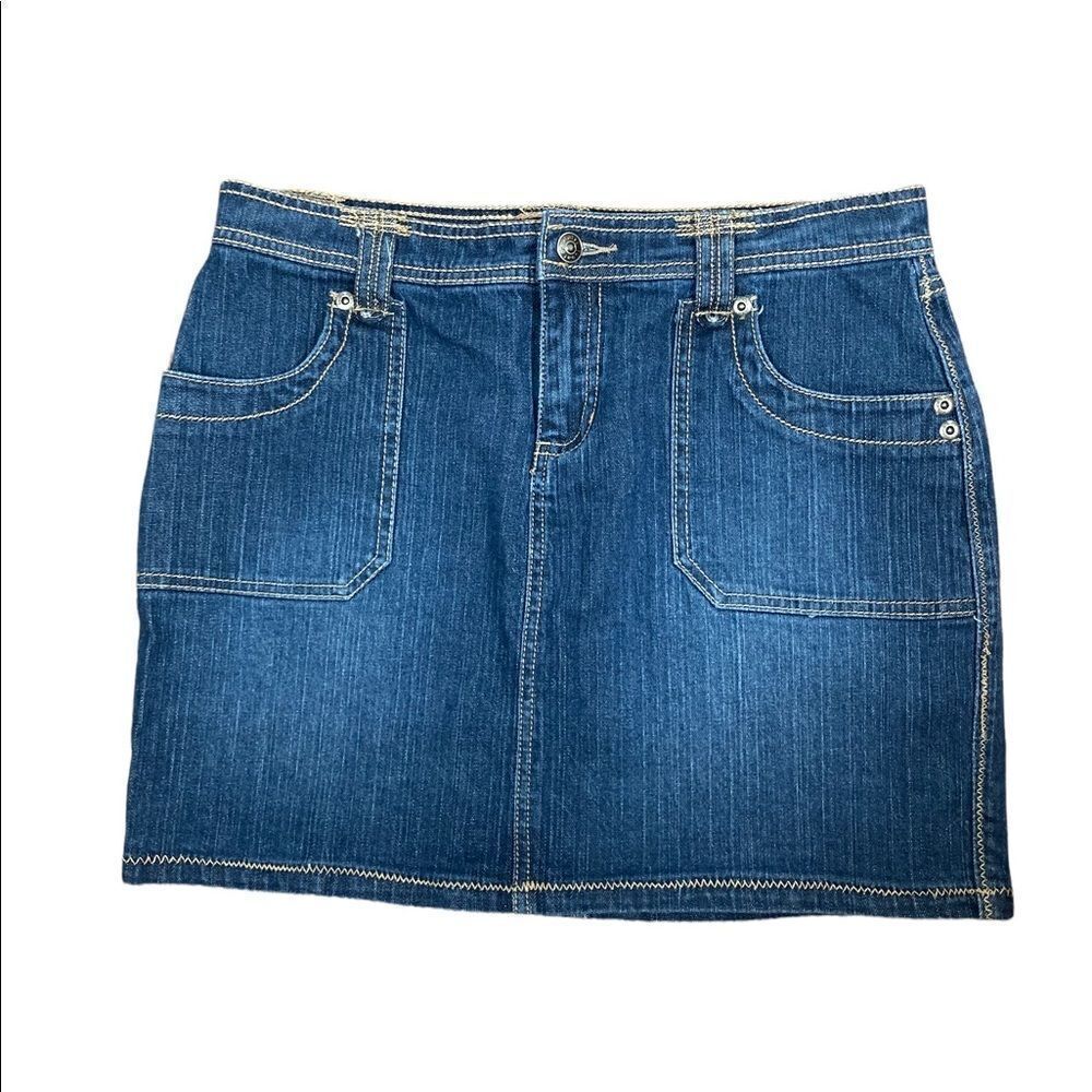 Daisy Fuentes Jean Skirt, Size 8 - Picture 2 of 8